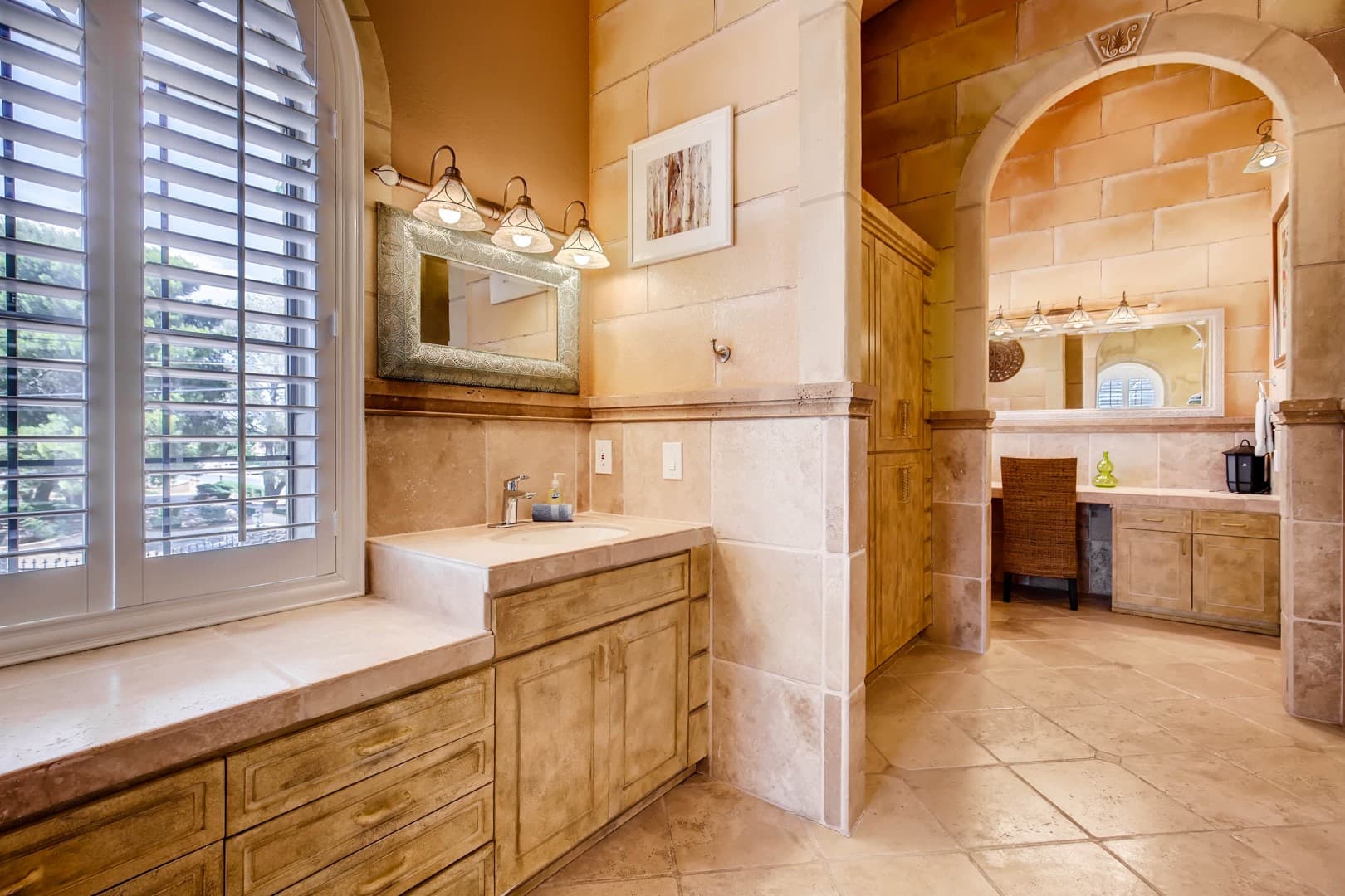 6425 Darby Ave Las Vegas NV-print-039-19-2nd Floor Master Bathroom-2700x1800-300dpi