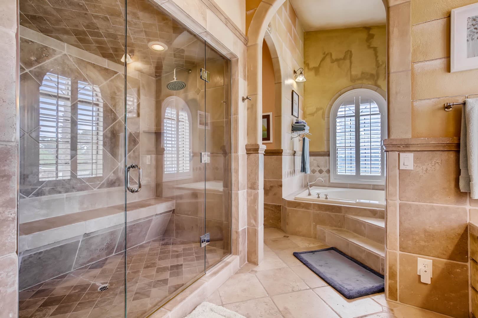 6425 Darby Ave Las Vegas NV-print-040-18-2nd Floor Master Bathroom-2700x1800-300dpi