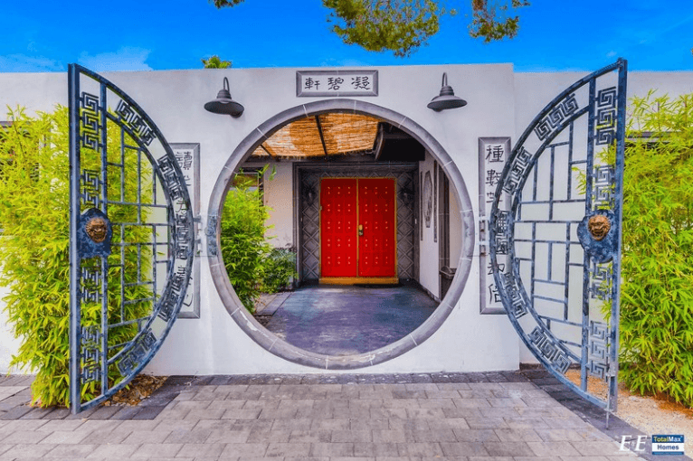 I Was Clearly in Las Vegas. So Why Did Opening the Door Feel Like Stepping into Jiangnan?