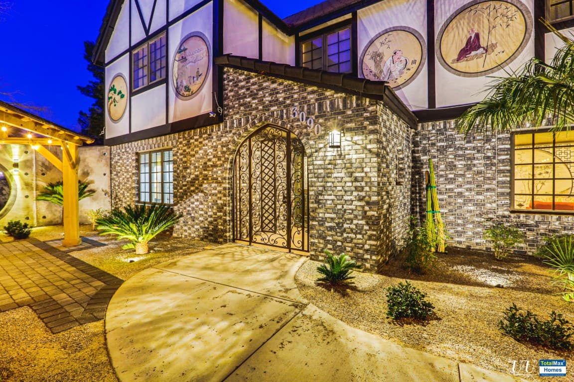 Ultimate Utopia Mansion 1